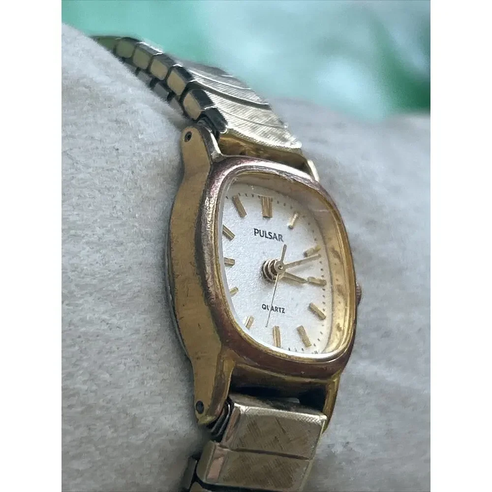 Vintage Pulsar Gold Tone Women’s Quartz Watch V401-5010